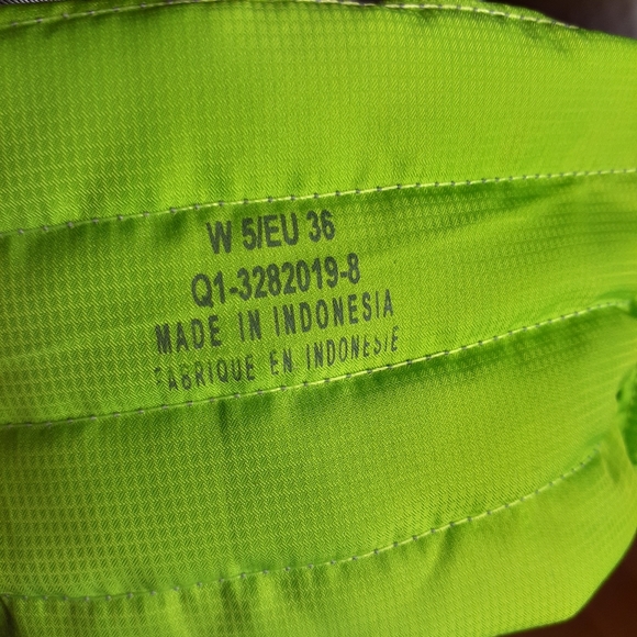 Oofos Women's OOmg BOOTS Size W 5 Metallic  Sliver Oofos - Picture 5 of 7